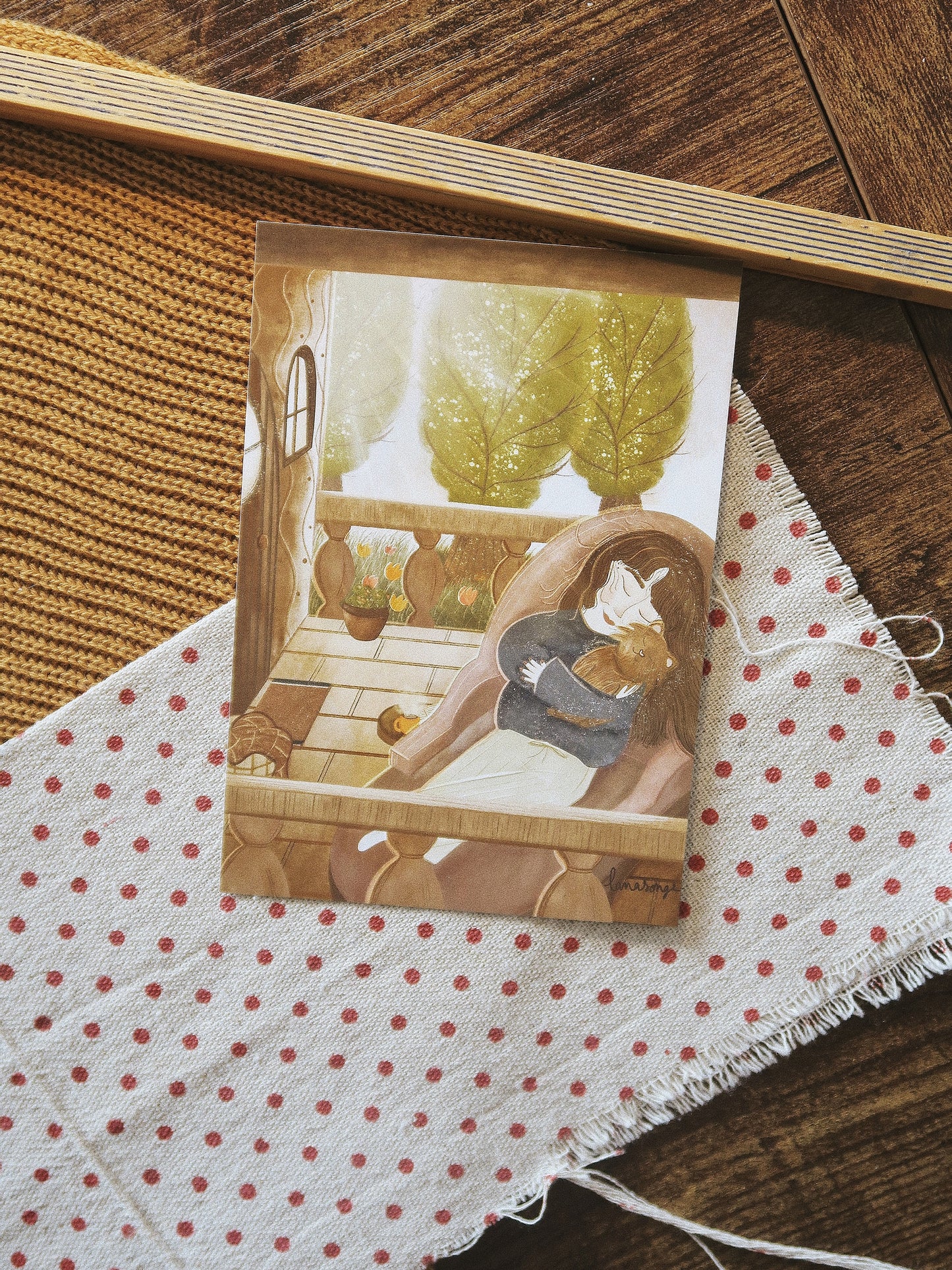 Carte postale "Cuddling the cat"
